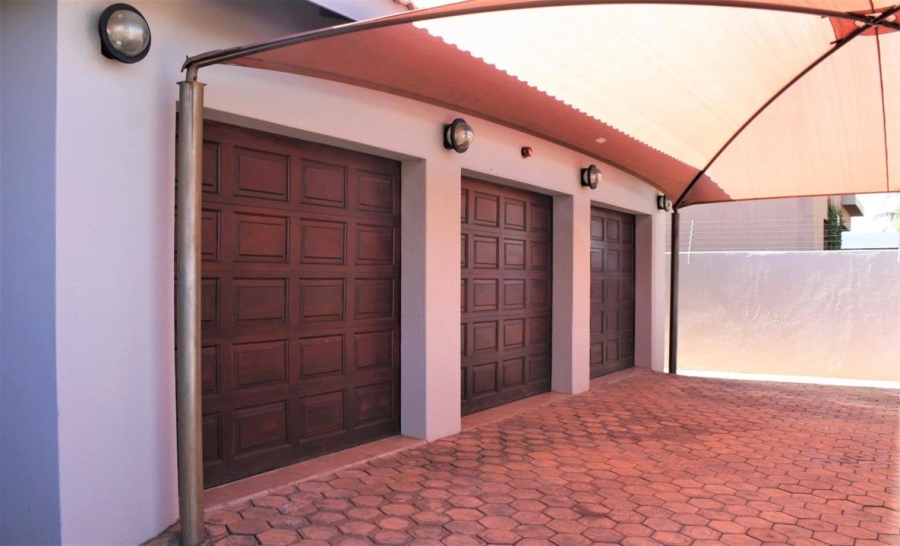 5 Bedroom Property for Sale in Hillcrest Northern Cape